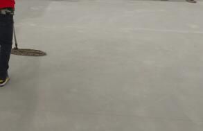 在工廠(chǎng)進(jìn)行保潔作業(yè)時(shí)，要注意什么呢？